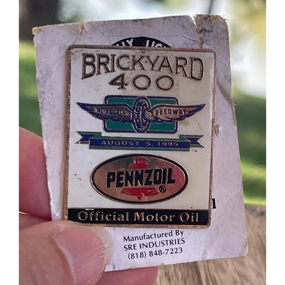 00026 VTG 1995 NASCAR‎ Brickyard 400 Indianapolis Speedway Pennzoil Pin with tag
